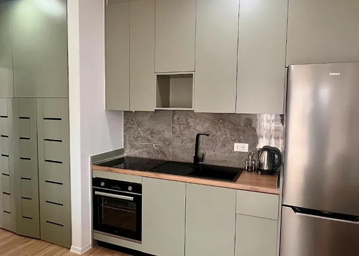 Apartment Urban Oasis Near Center